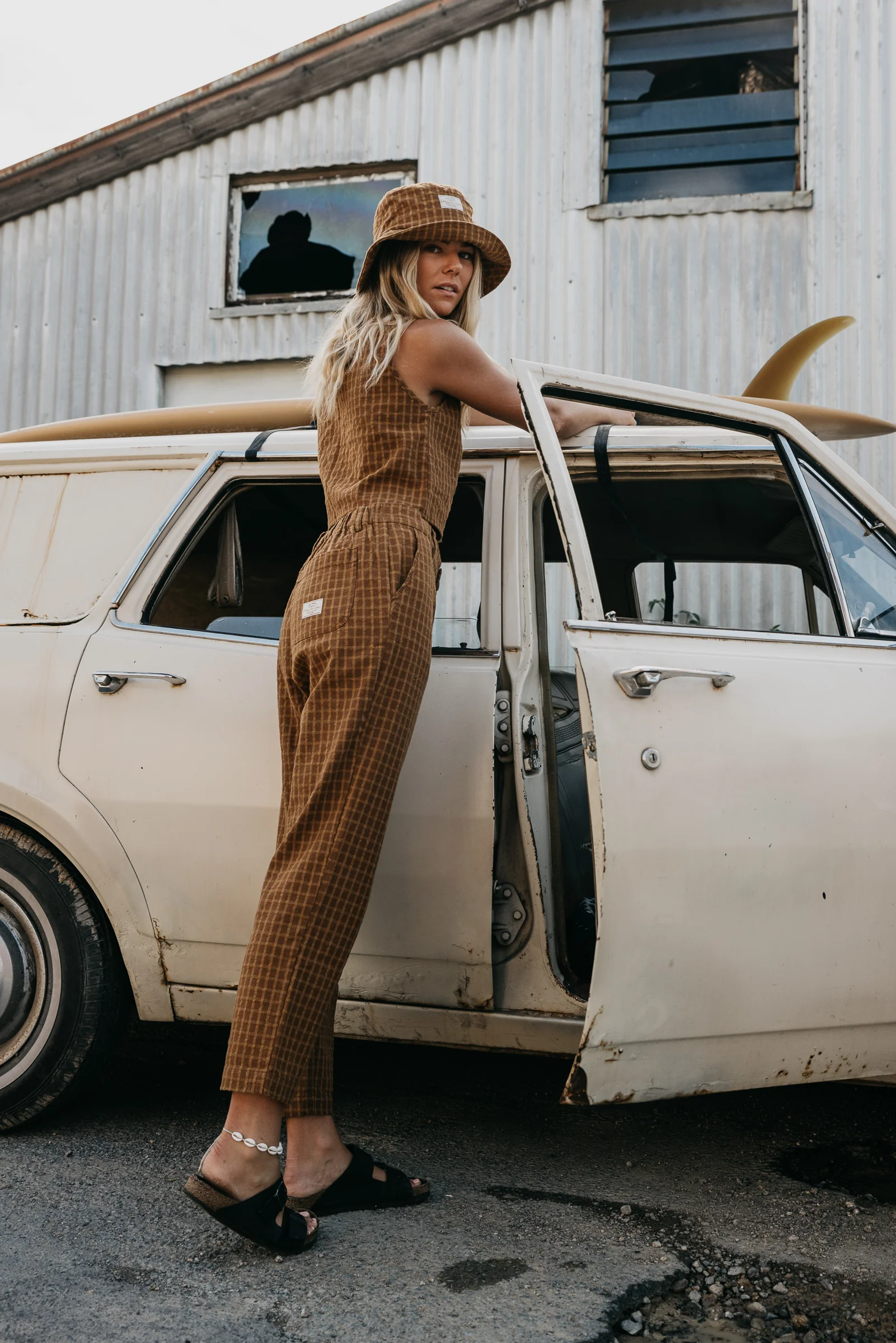 Kora - Unisex Brown Checked Pants